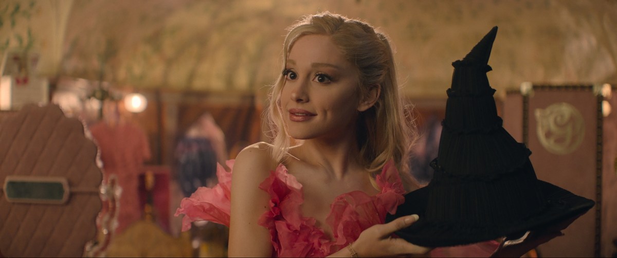 Ariana Granda is Glinda in WICKED, directed by Jon M. Chu. Image: Universal Pictures.