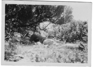 Archive photograph of Edna Walling and Gwynnyth Crouch. Image supplied.