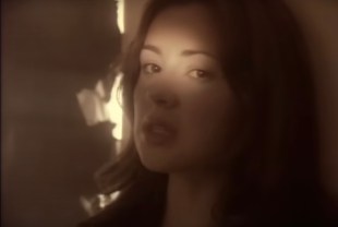 Tina Arena in 'Chains' music video